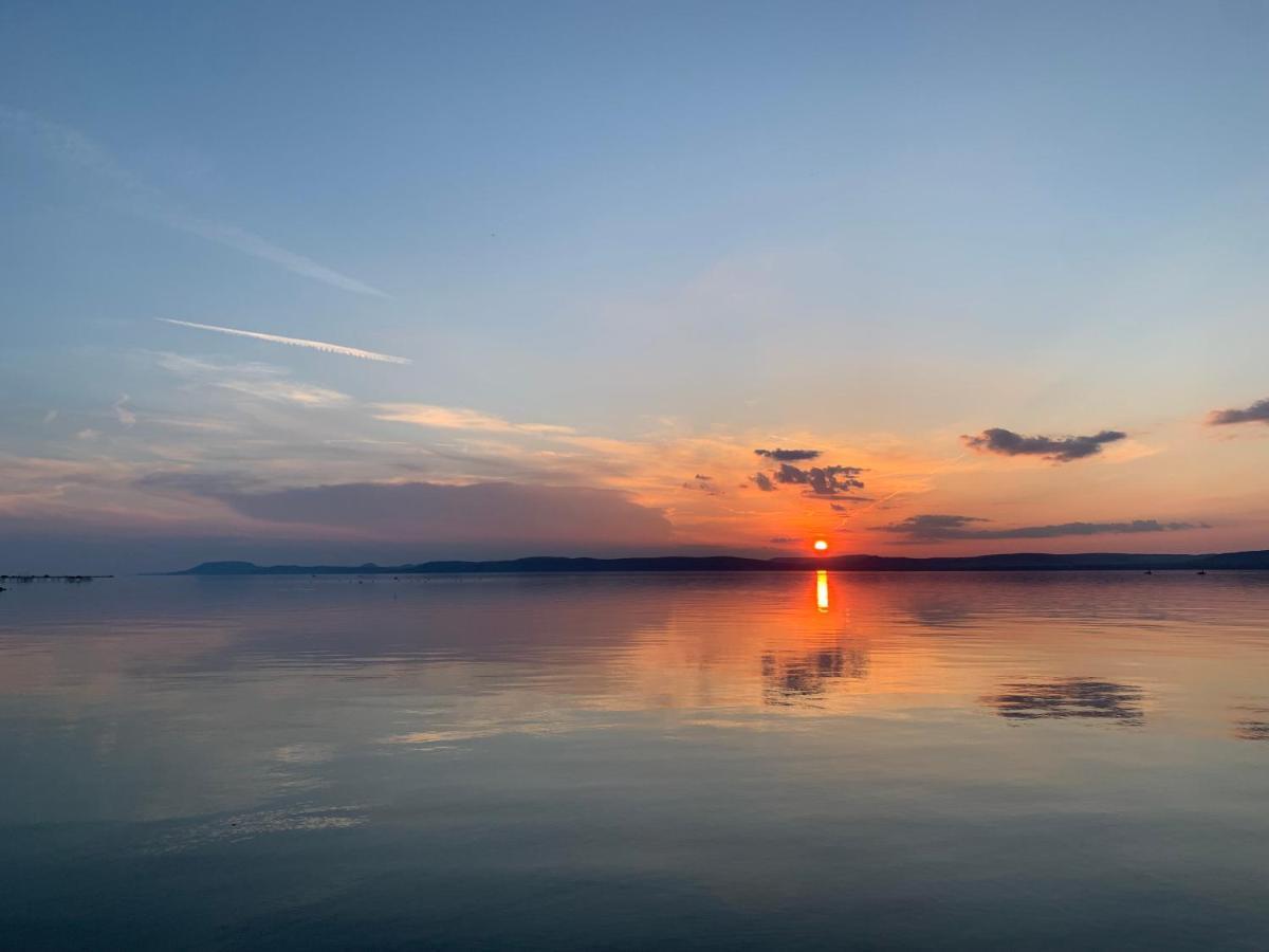 Topartihaz Balatonszarszo Exteriör bild